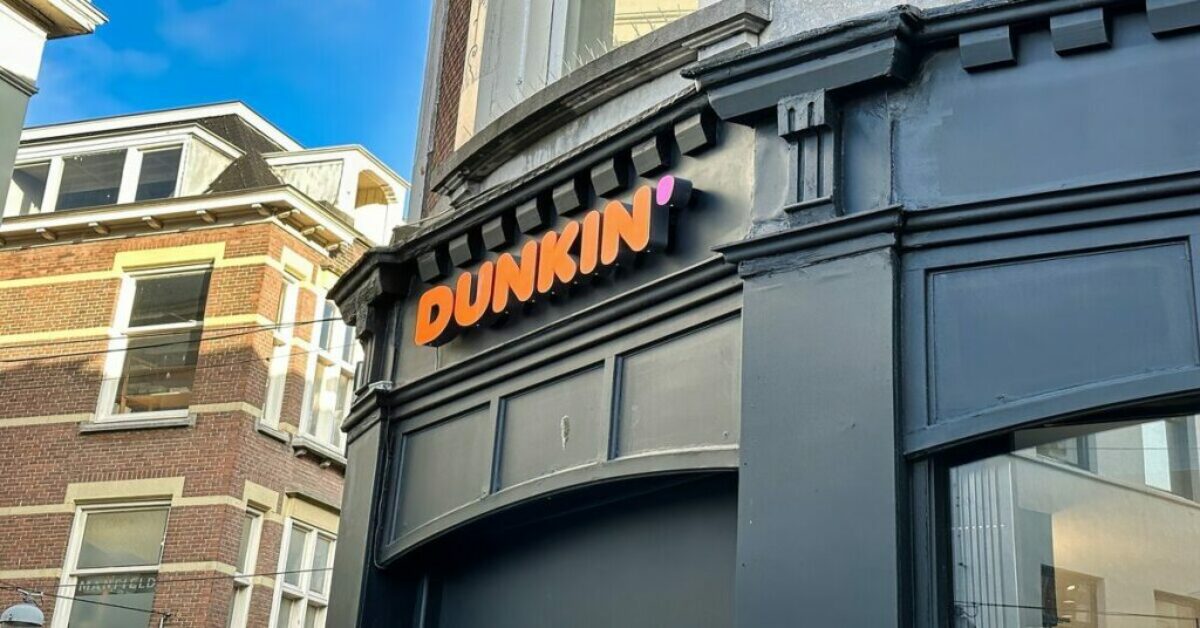 Dunkin donuts franchise logo on a restaurant